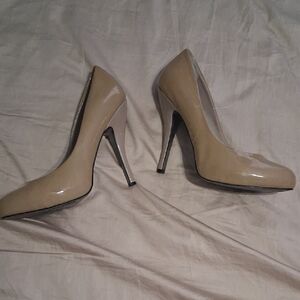 Steve Madden Glossy Beige Heels